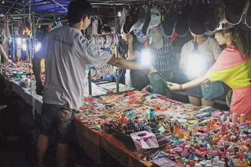 地摊新闻大爆料,真相与谣言的交织